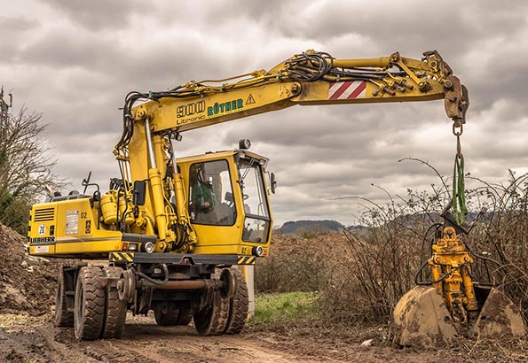 挖土机的操作技巧与安全注意事项
