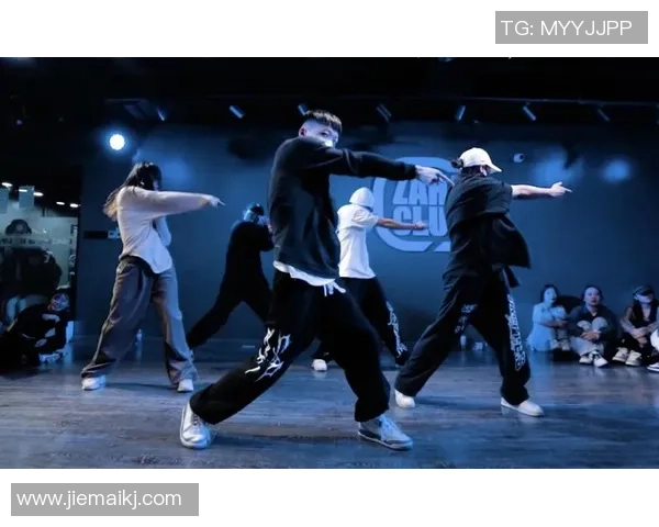 武汉街舞队荣登街舞节奏排行榜第一名引领潮流风尚